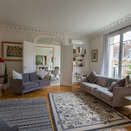 Champs-elysees/arc De Triomphe