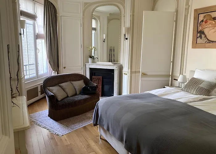 Champs-elysées/arc De Triomphe Paris