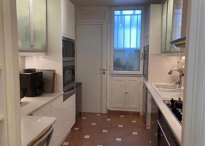 Champs-elysees/arc De Triomphe Apartment Paris