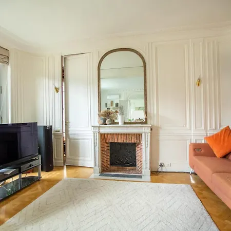 Champs-elysees/arc De Triomphe 公寓